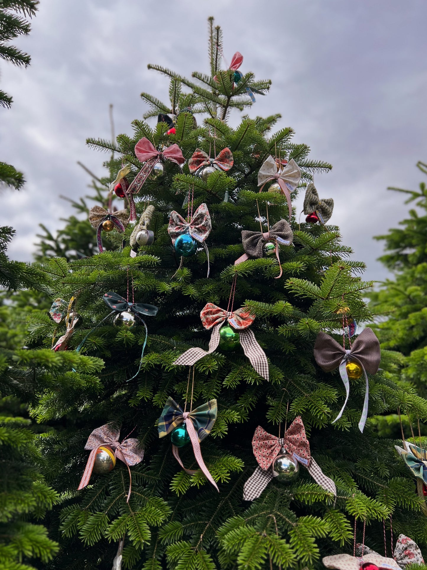 Julekugle med sløjfe - Nr. 9