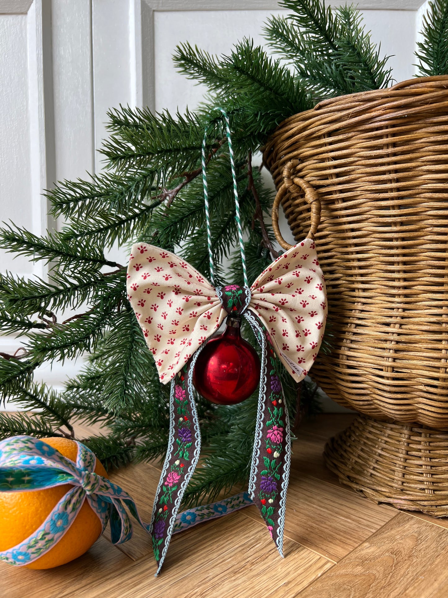 Julekugle med sløjfe - Nr. 60